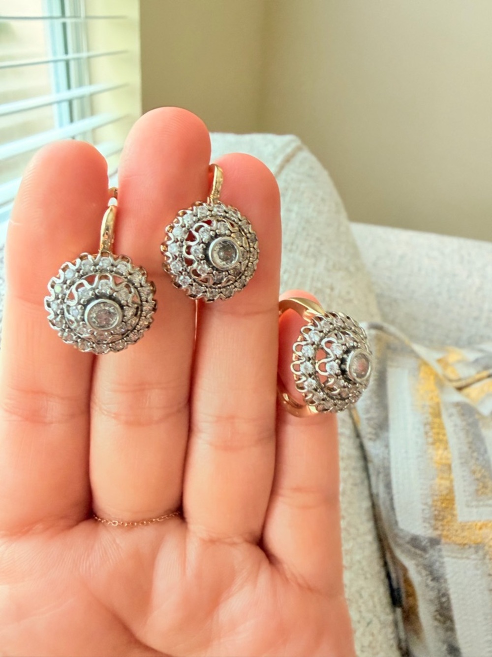 Beautiful Jewelry Earrings and Rings 

Bridal Set - Picture 6 of 7